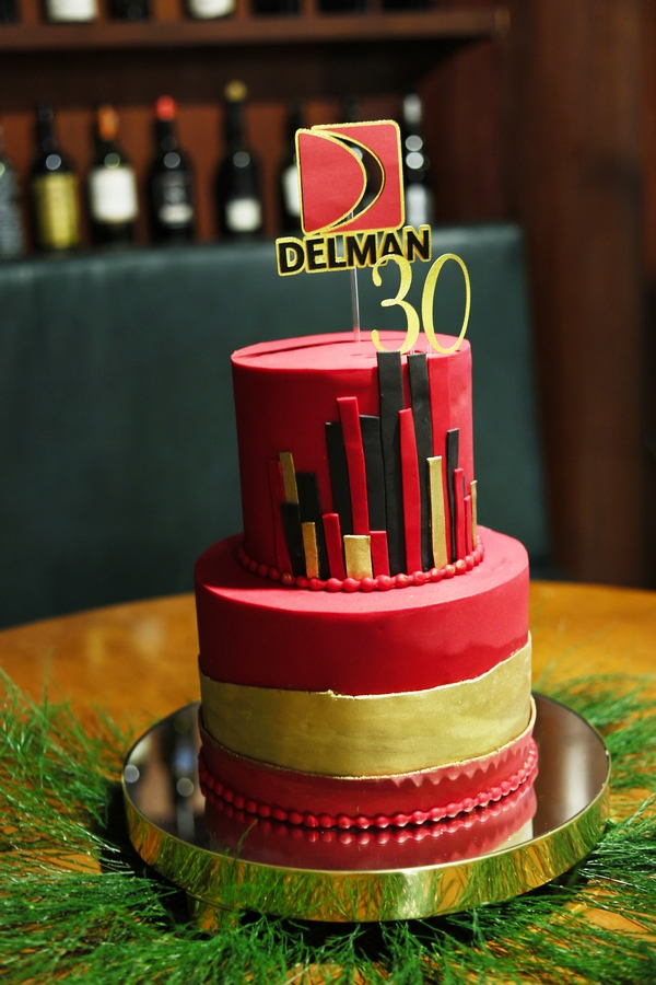 Delman reúne colaboradores para celebrar 30 anos de excelência